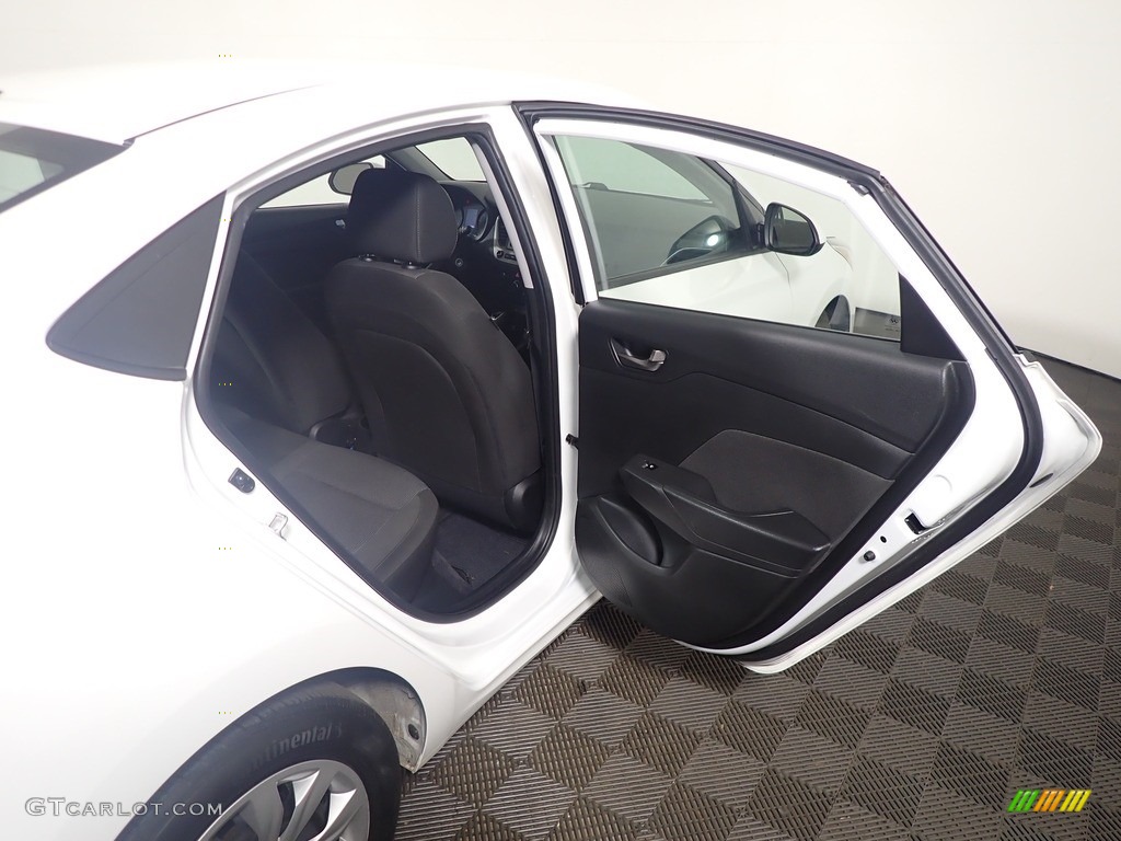 2020 Accent SE - Frost White Pearl / Black photo #35