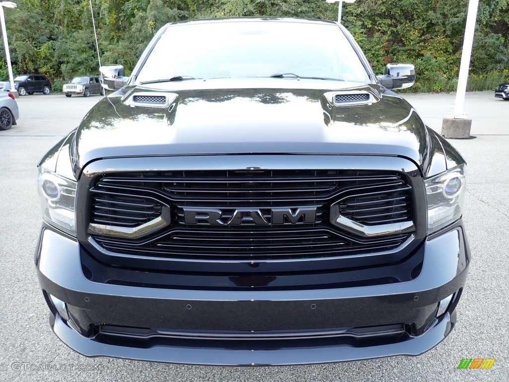 2018 1500 Sport Crew Cab 4x4 - Brilliant Black Crystal Pearl / Black photo #8