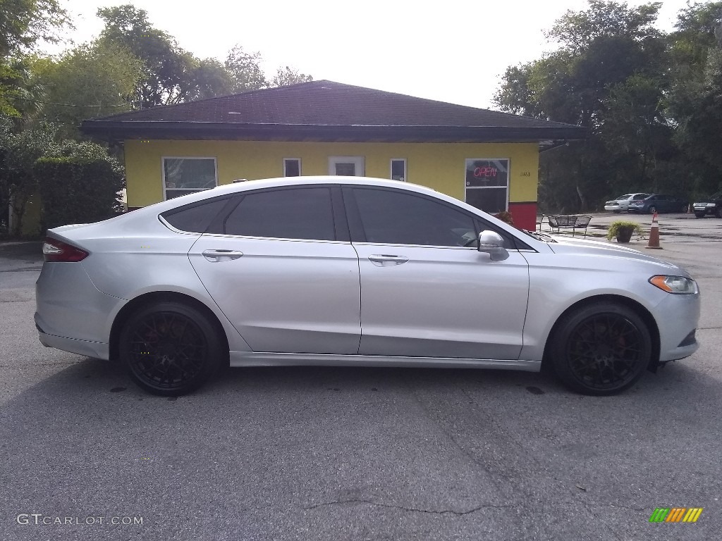 2015 Fusion SE - Ingot Silver Metallic / Charcoal Black photo #2