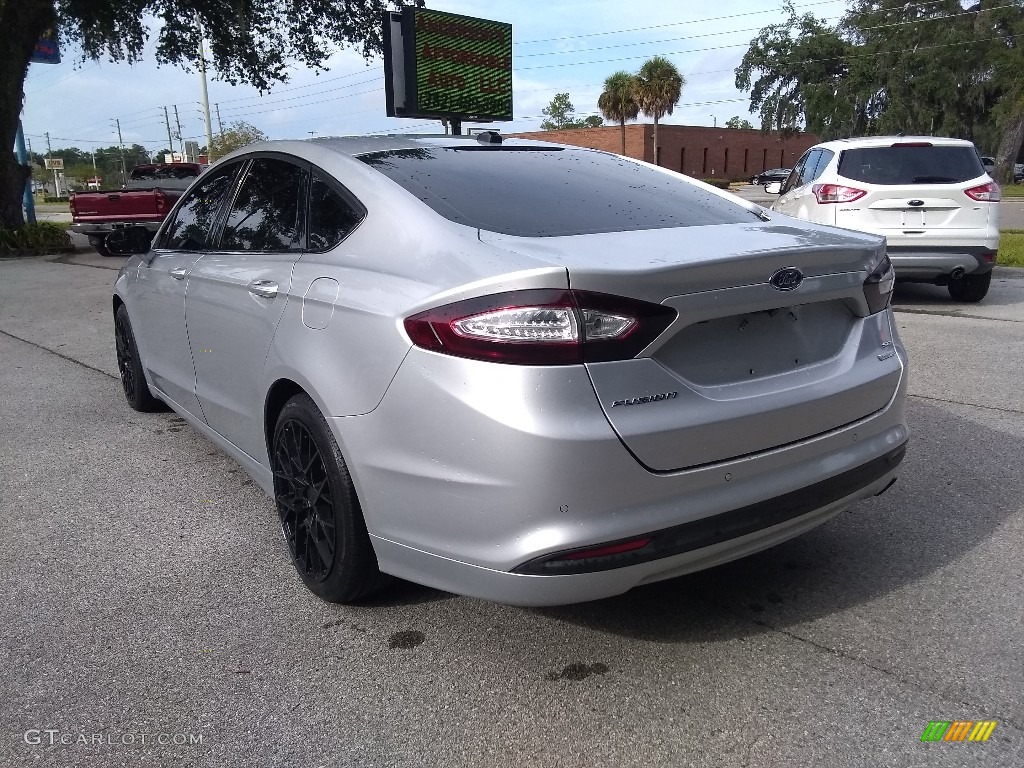 2015 Fusion SE - Ingot Silver Metallic / Charcoal Black photo #5