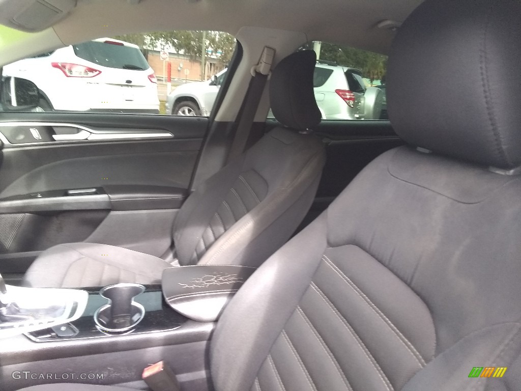 2015 Fusion SE - Ingot Silver Metallic / Charcoal Black photo #11