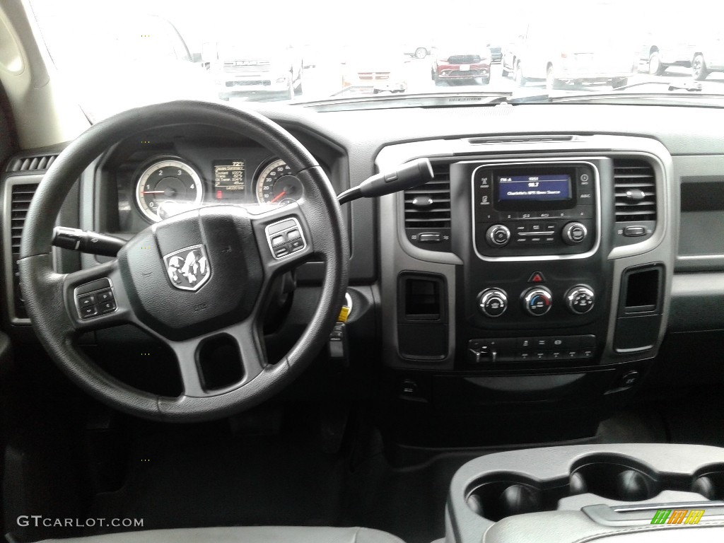 2016 Ram 3500 Tradesman Crew Cab Chassis Diesel Gray/Black Dashboard Photo #143009129