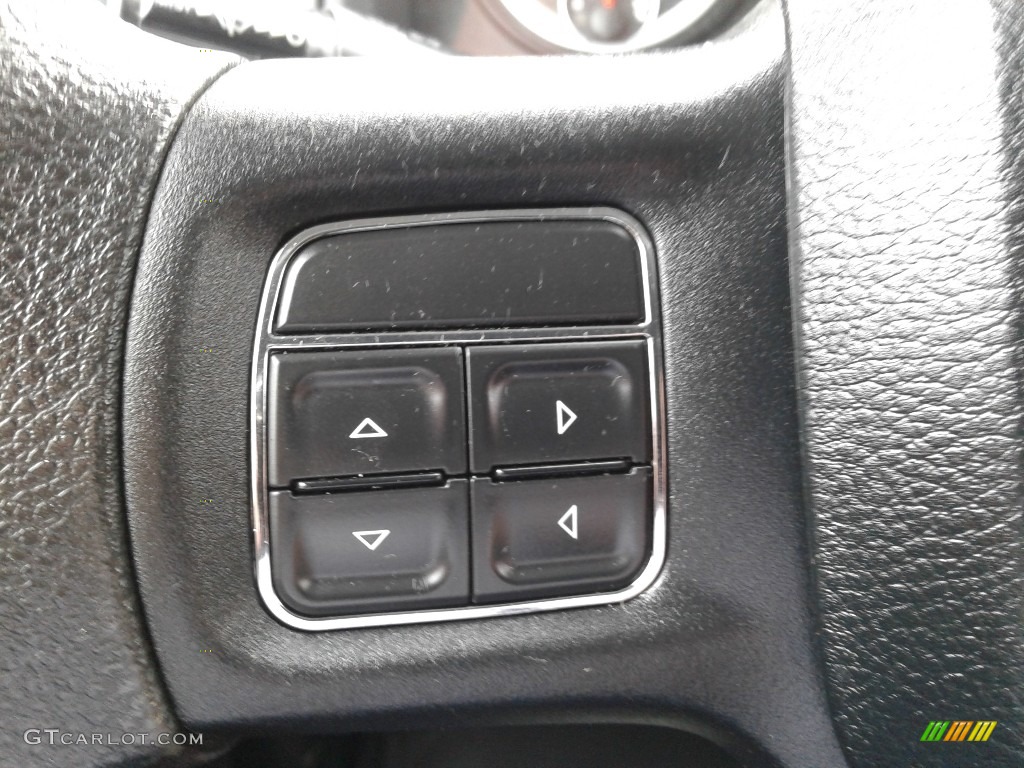 2016 Ram 3500 Tradesman Crew Cab Chassis Diesel Gray/Black Steering Wheel Photo #143009159