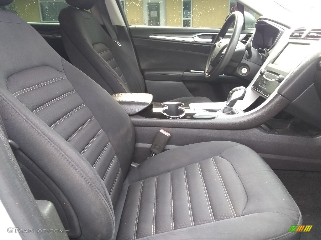 2015 Fusion SE - Ingot Silver Metallic / Charcoal Black photo #18