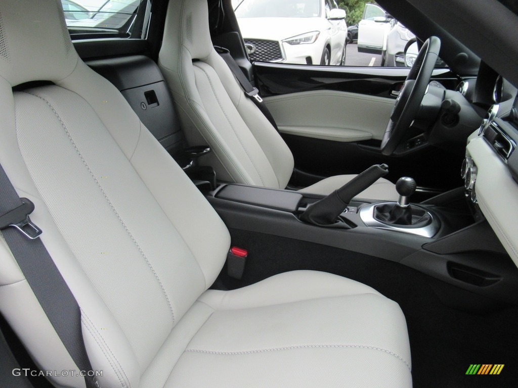 White Interior 2021 Mazda MX-5 Miata RF Grand Touring Photo #143010038