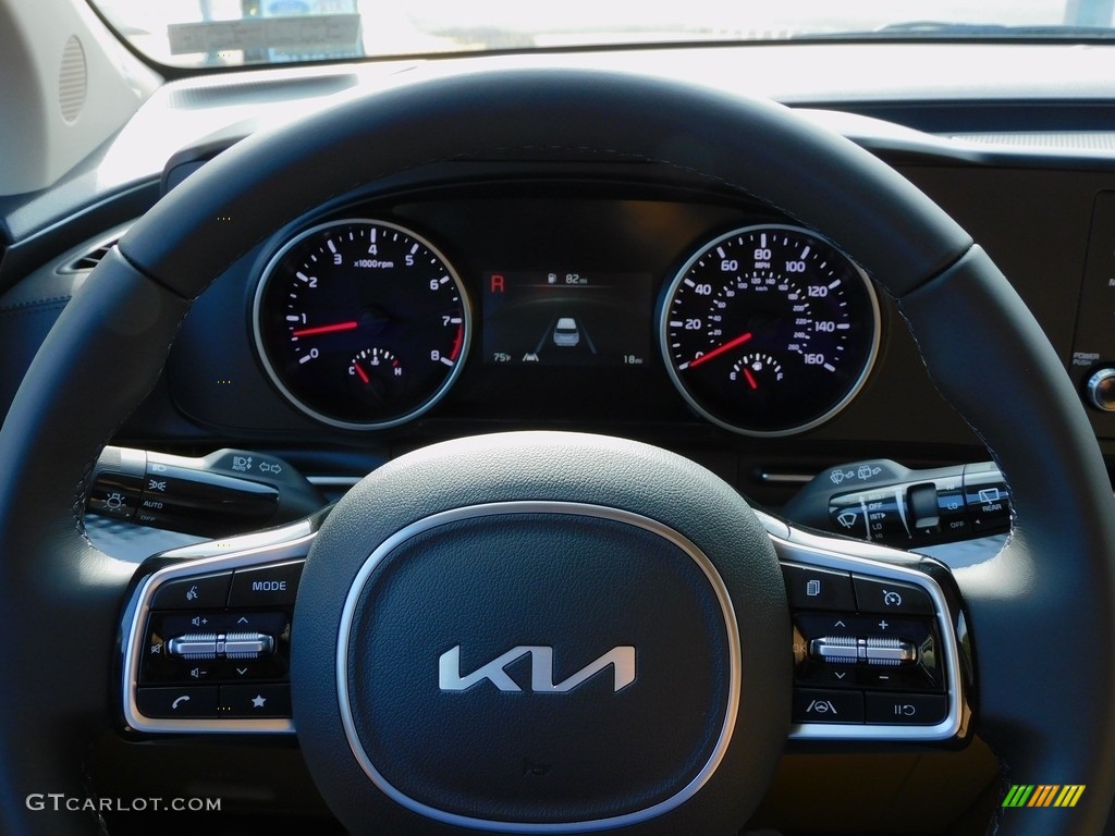 2022 Kia Carnival LX Steering Wheel Photos