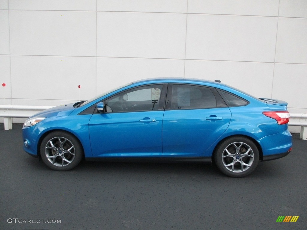 2014 Focus SE Sedan - Blue Candy / Charcoal Black photo #2