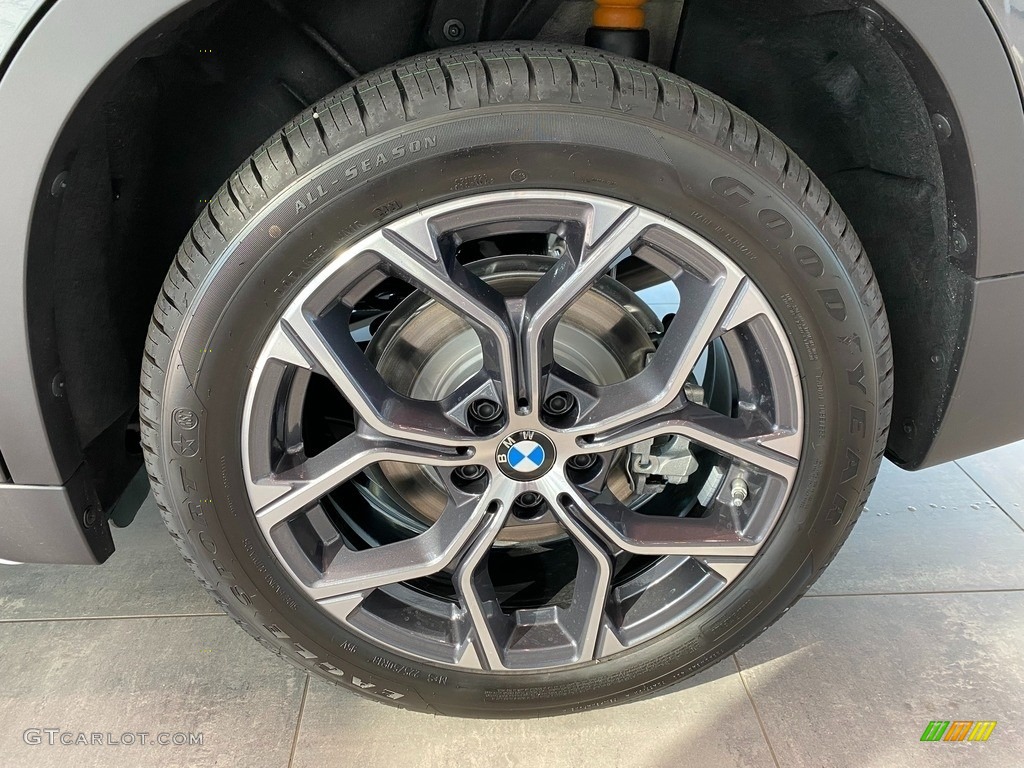 2021 X1 xDrive28i - Mineral Gray Metallic / Black photo #3