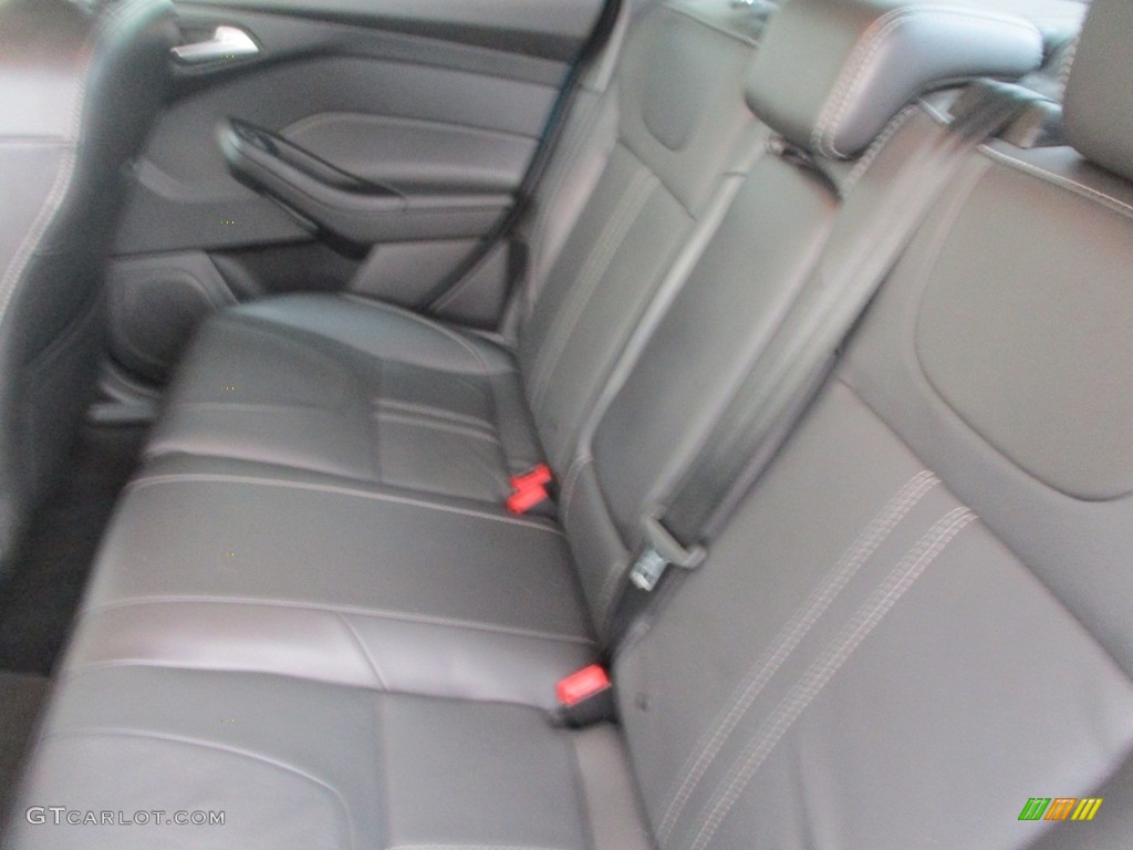 2014 Focus SE Sedan - Blue Candy / Charcoal Black photo #13
