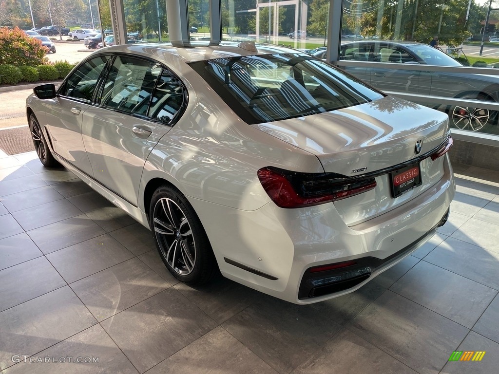 2022 7 Series 750i xDrive Sedan - Mineral White Metallic / Black photo #2
