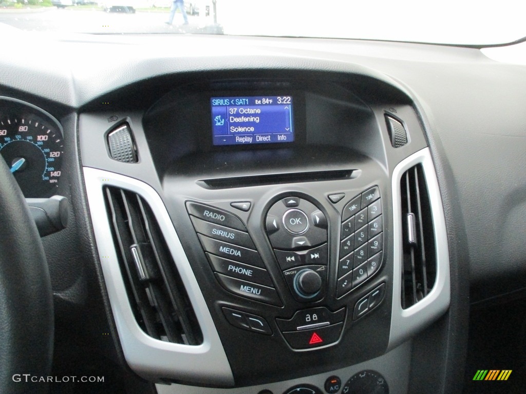 2014 Focus SE Sedan - Blue Candy / Charcoal Black photo #15