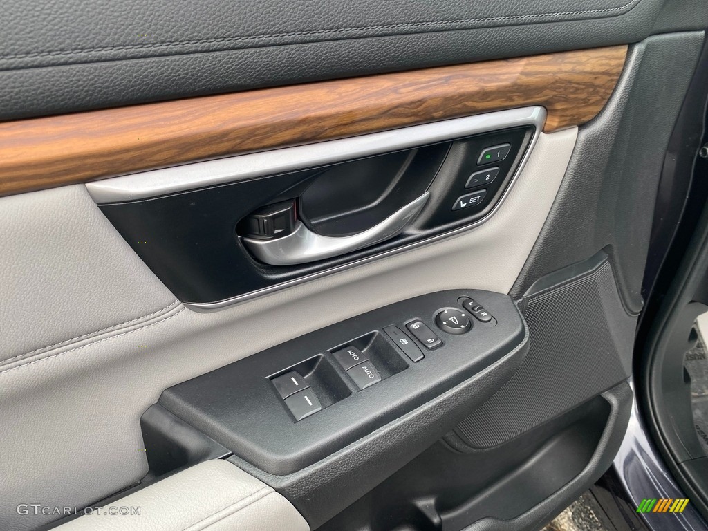 2018 Honda CR-V Touring AWD Controls Photo #143011605
