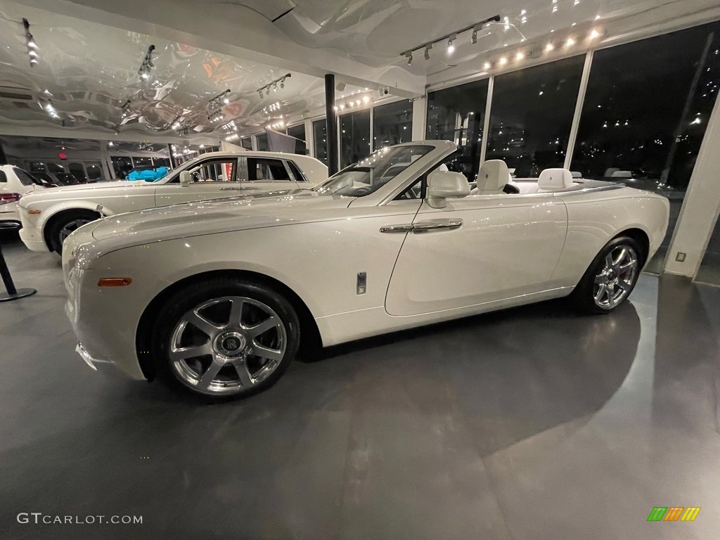 Andalusian White 2018 Rolls-Royce Dawn Standard Dawn Model Exterior Photo #143012881