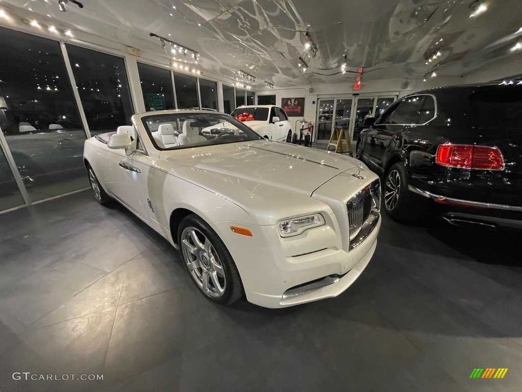 Andalusian White 2018 Rolls-Royce Dawn Standard Dawn Model Exterior Photo #143013016