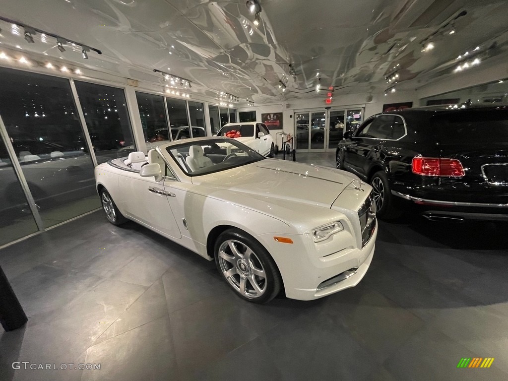 Andalusian White 2018 Rolls-Royce Dawn Standard Dawn Model Exterior Photo #143013091