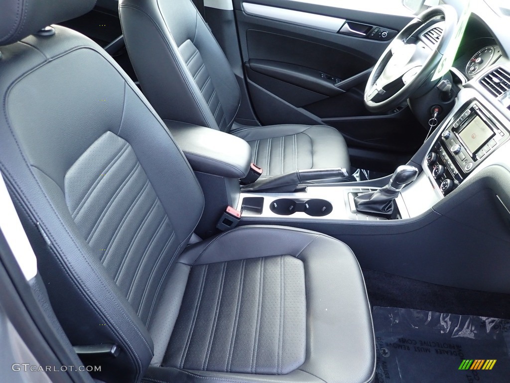 2013 Volkswagen Passat V6 SE Front Seat Photo #143017919