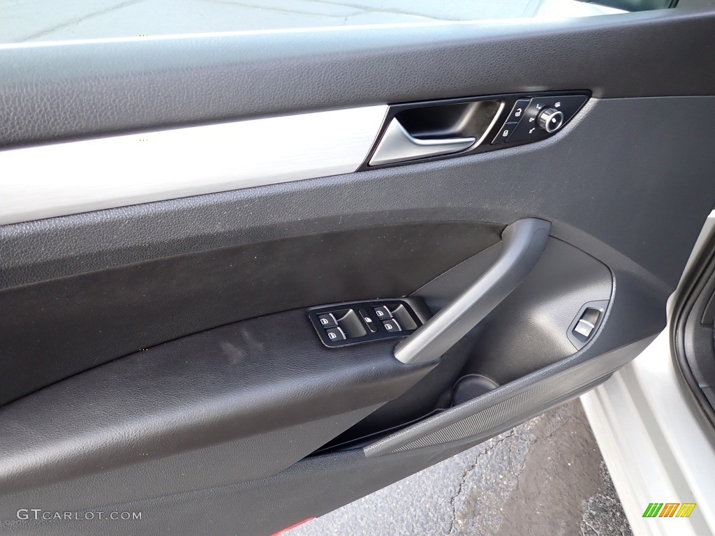 2013 Volkswagen Passat V6 SE Door Panel Photos