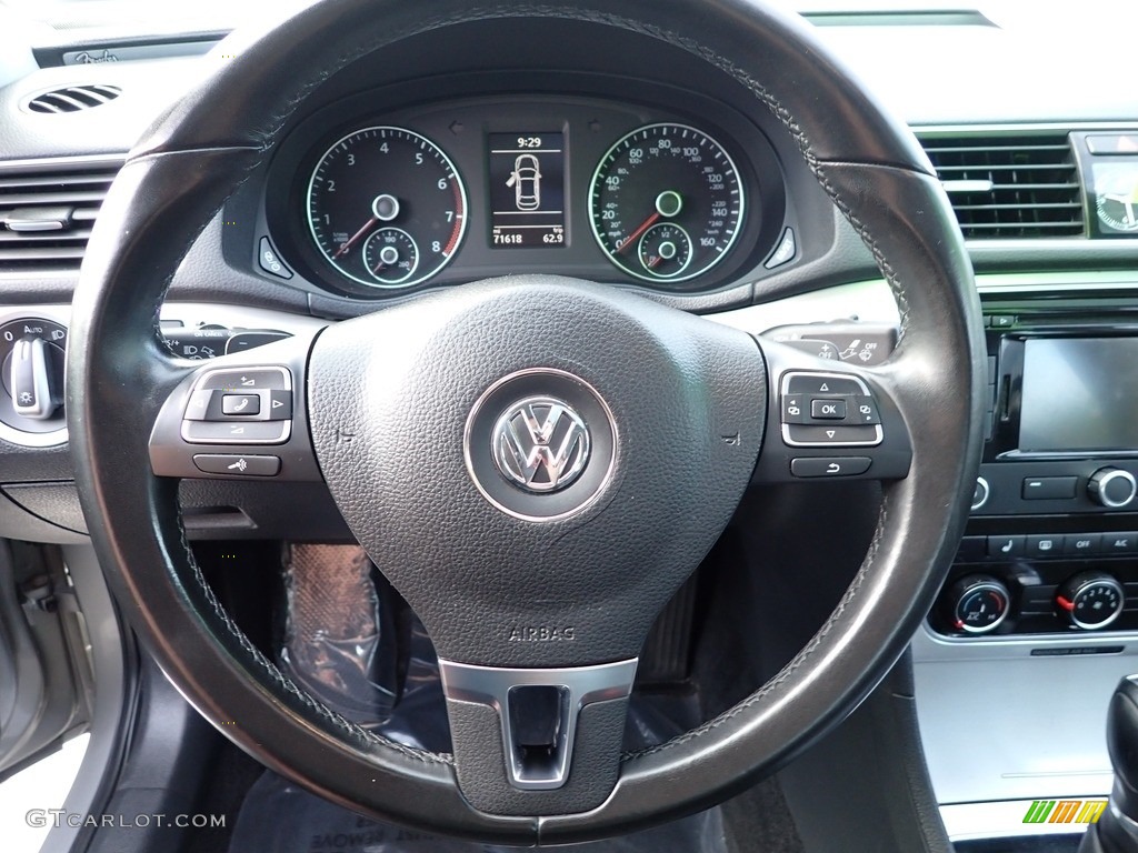 2013 Volkswagen Passat V6 SE Steering Wheel Photos