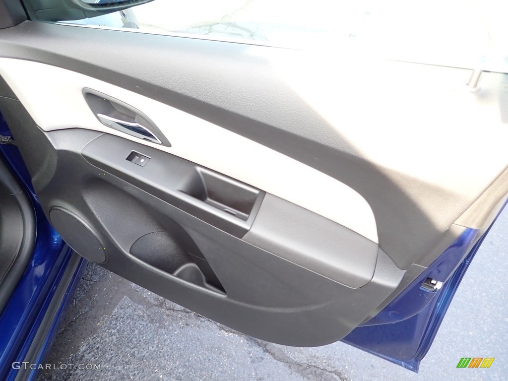2012 Cruze LS - Blue Topaz Metallic / Jet Black/Medium Titanium photo #17