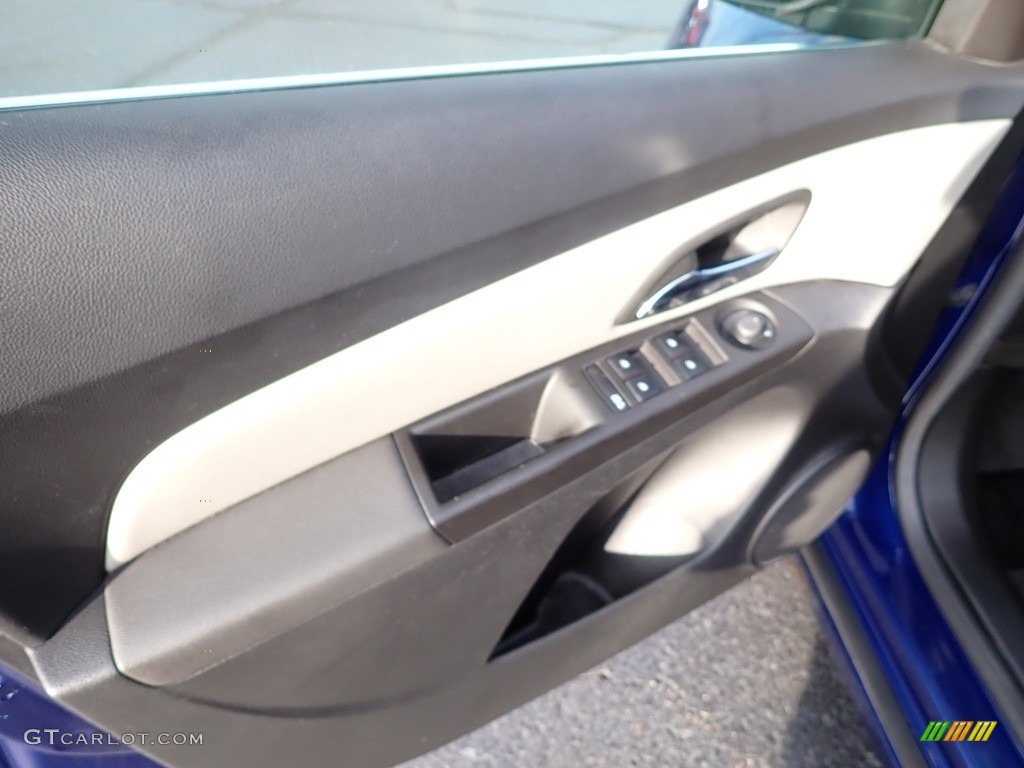 2012 Cruze LS - Blue Topaz Metallic / Jet Black/Medium Titanium photo #24