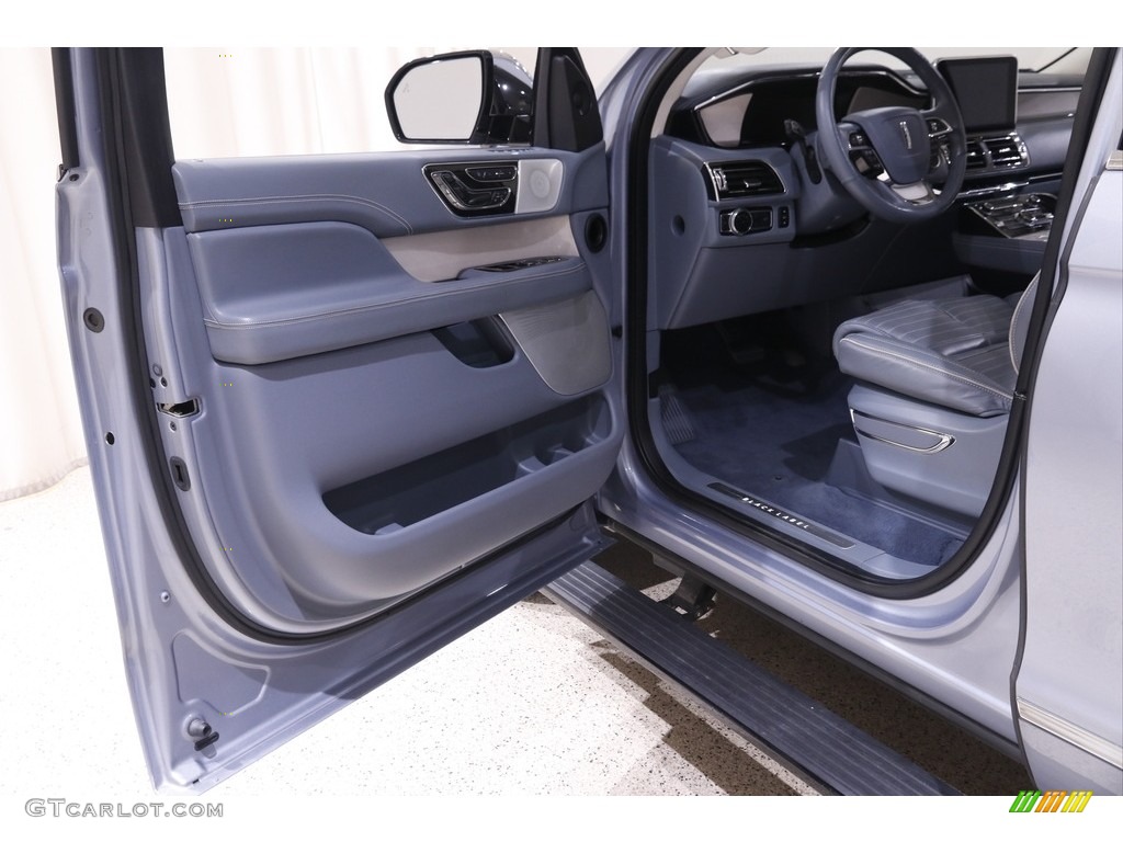 2018 Lincoln Navigator Black Label 4x4 Front Seat Photo #143018609