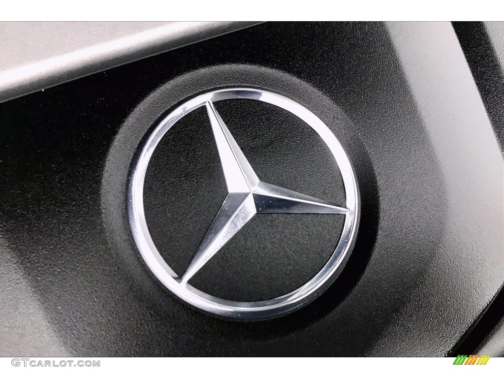 2016 C 300 Sedan - Palladium Silver Metallic / Black photo #31