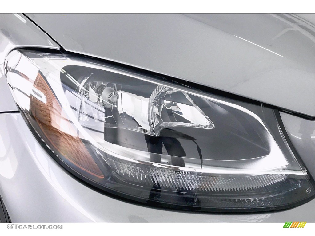 2016 C 300 Sedan - Palladium Silver Metallic / Black photo #32