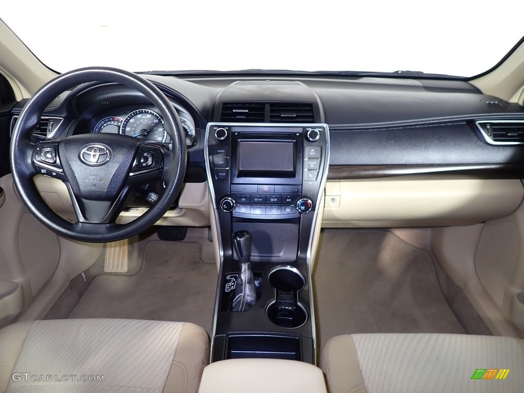 2015 Camry LE - Creme Brulee Mica / Almond photo #25