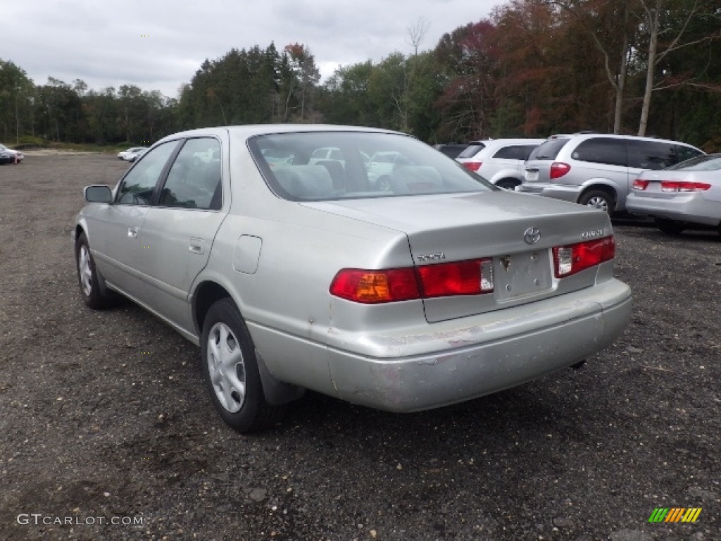 2001 Camry CE - Lunar Mist Metallic / Sage photo #4