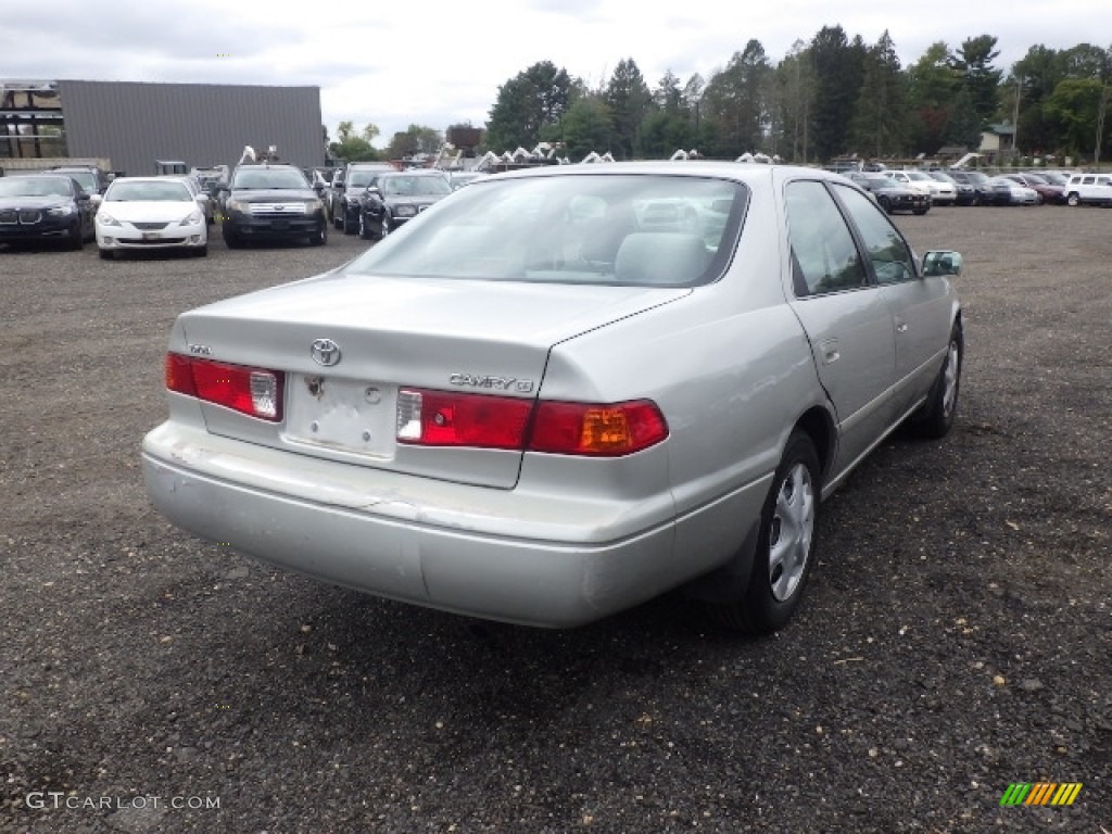 2001 Camry CE - Lunar Mist Metallic / Sage photo #5