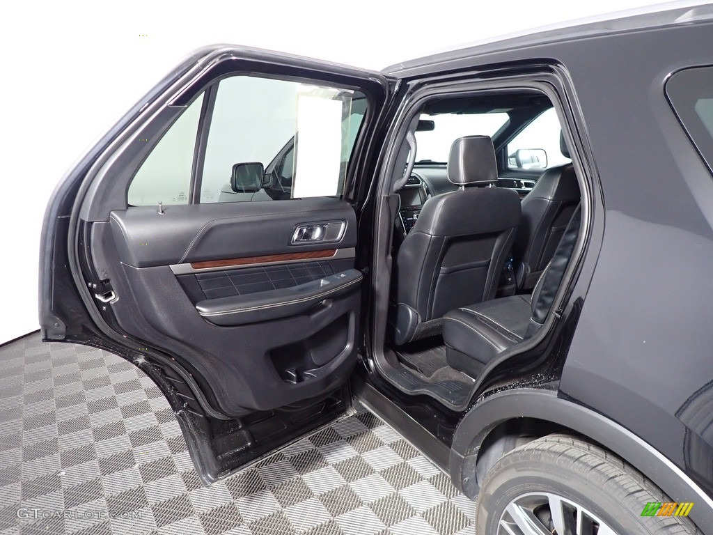 2018 Explorer Platinum 4WD - Shadow Black / Ebony Black photo #39