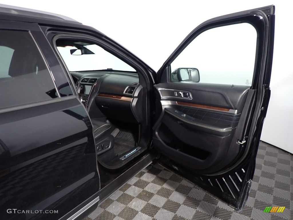 2018 Explorer Platinum 4WD - Shadow Black / Ebony Black photo #43