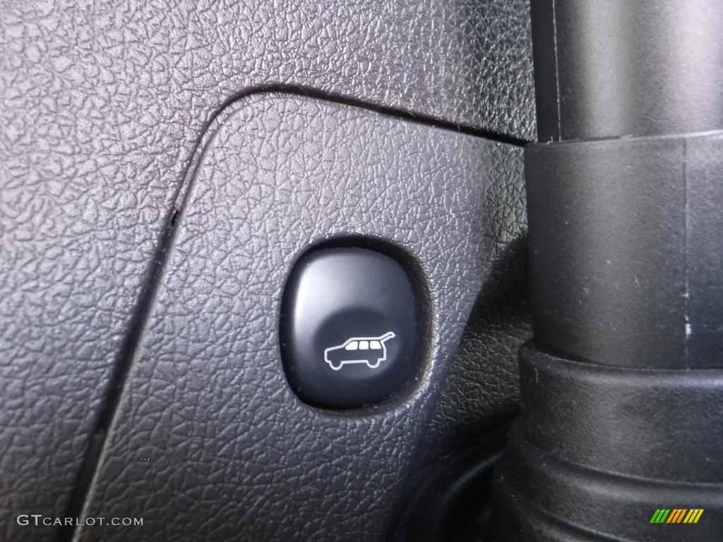 2017 Ford Flex Limited AWD Controls Photo #143036982