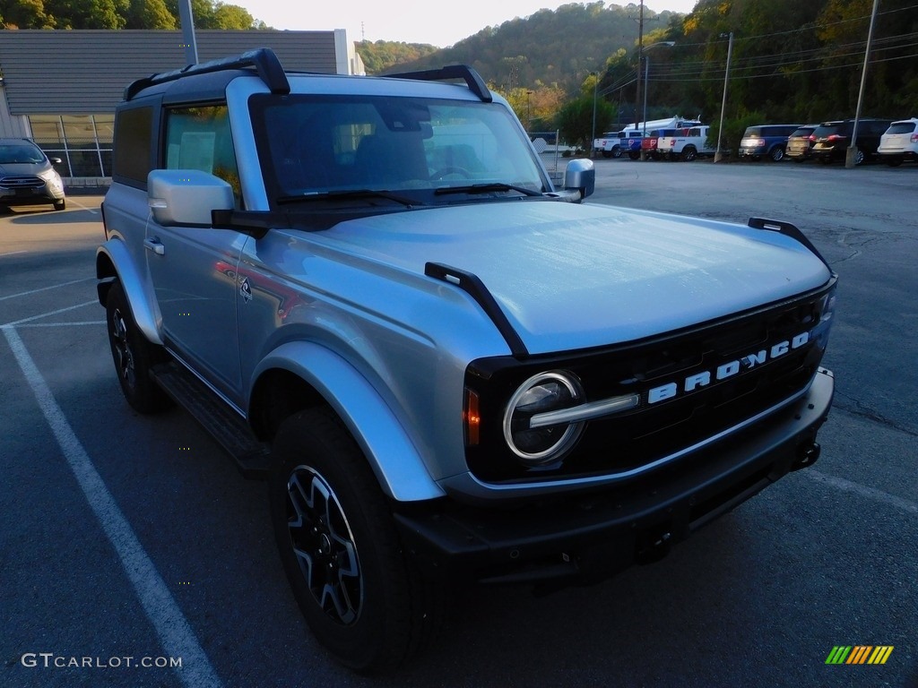 Iconic Silver 2021 Ford Bronco Big Bend 4x4 2-Door Exterior Photo #143037168
