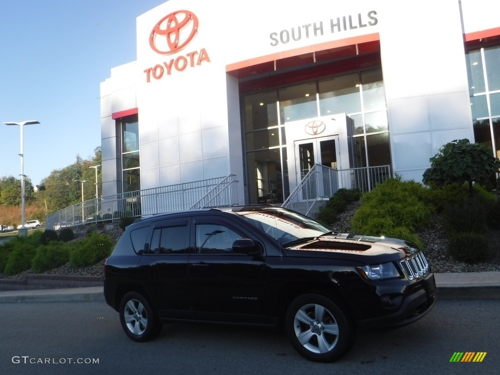2016 Compass Latitude 4x4 - Black / Light Pebble Beige/Dark Slate Gray photo #2