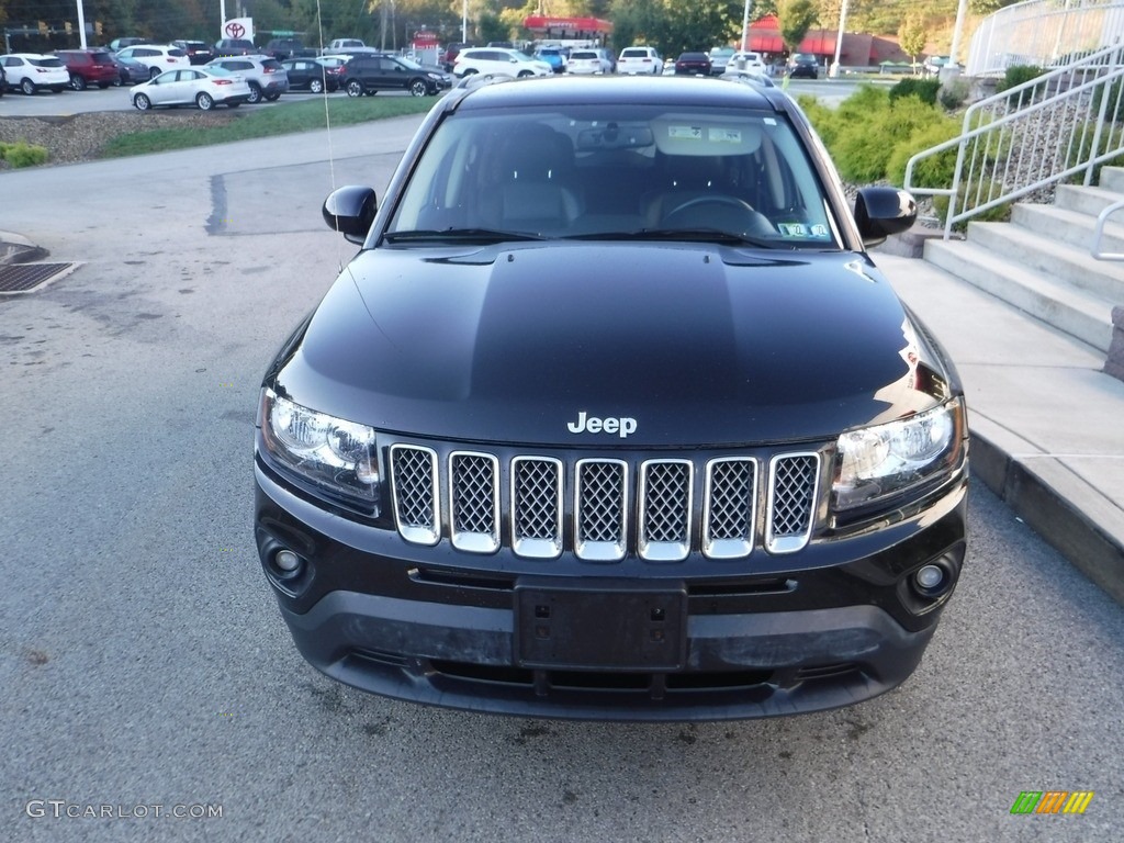 2016 Compass Latitude 4x4 - Black / Light Pebble Beige/Dark Slate Gray photo #11