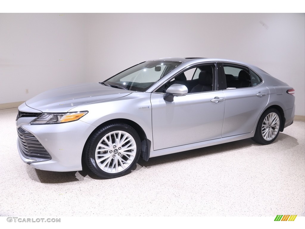 2019 Camry Hybrid XLE - Celestial Silver Metallic / Black photo #3