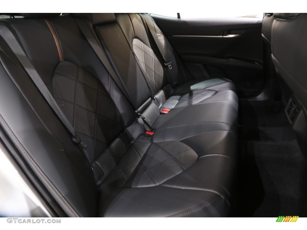 2019 Camry Hybrid XLE - Celestial Silver Metallic / Black photo #16