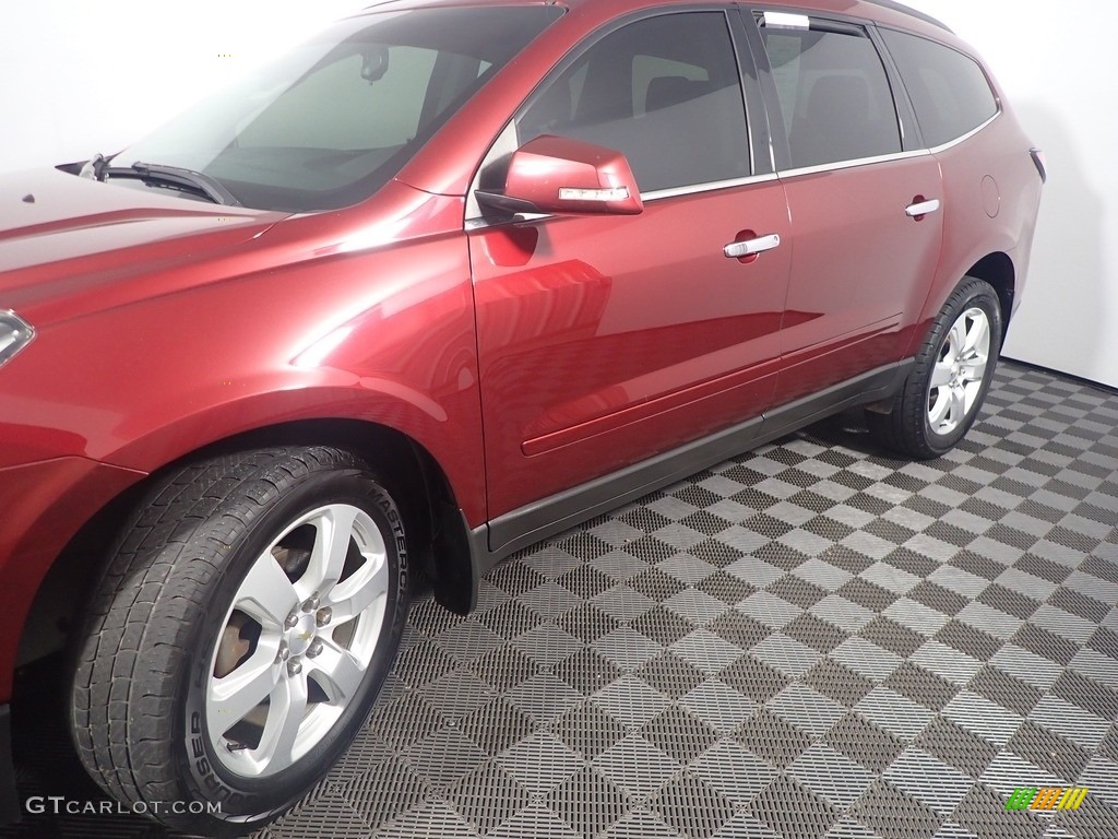 2017 Traverse LT AWD - Siren Red Tintcoat / Ebony photo #11