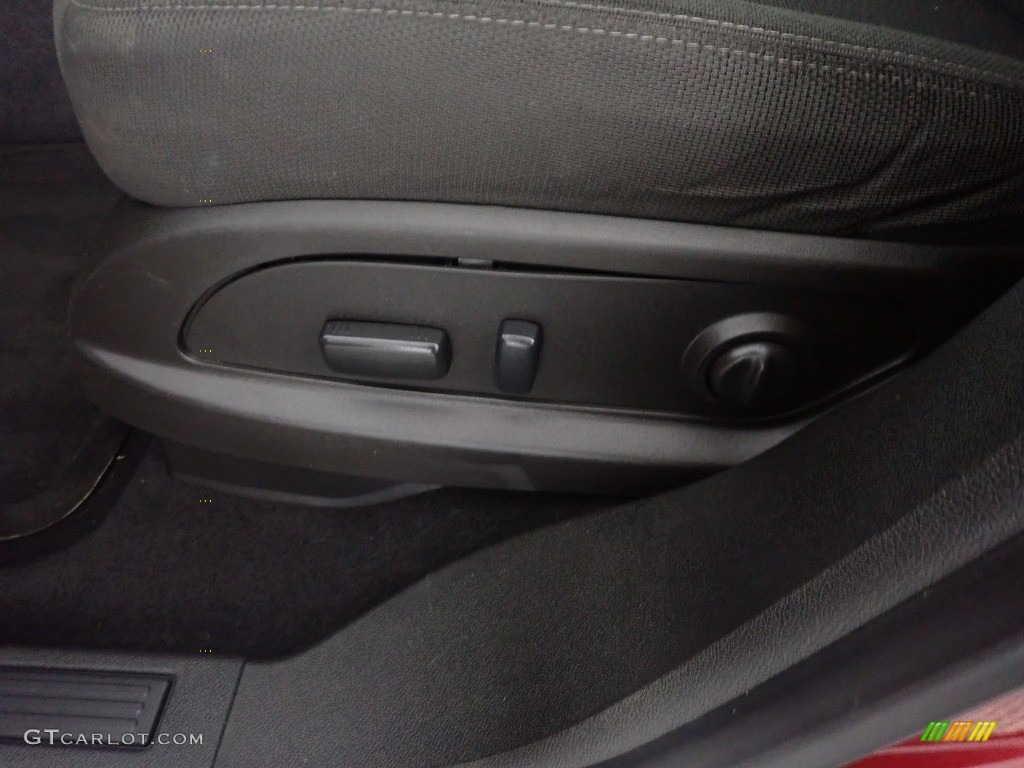 2017 Traverse LT AWD - Siren Red Tintcoat / Ebony photo #24