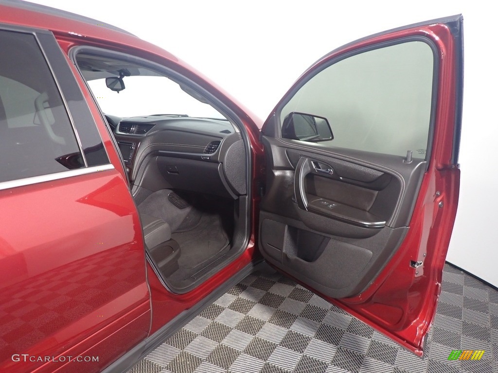 2017 Traverse LT AWD - Siren Red Tintcoat / Ebony photo #38