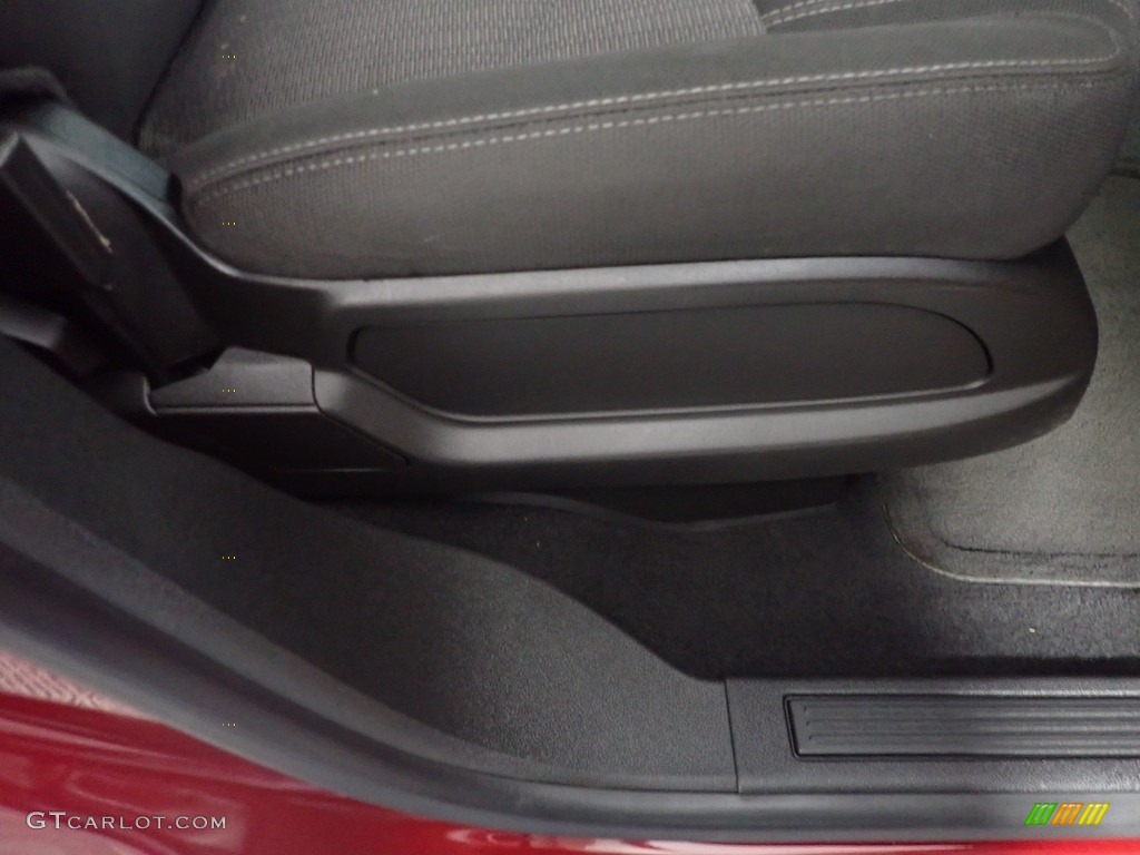 2017 Traverse LT AWD - Siren Red Tintcoat / Ebony photo #40
