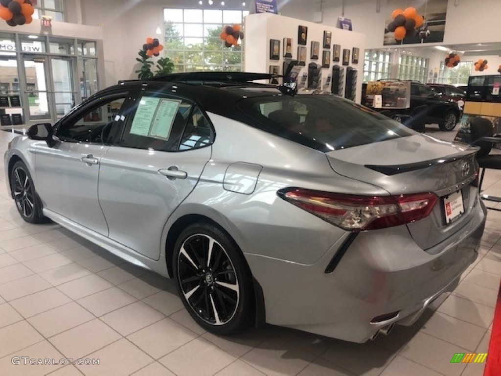 2019 Camry XSE - Celestial Silver Metallic / Red photo #3
