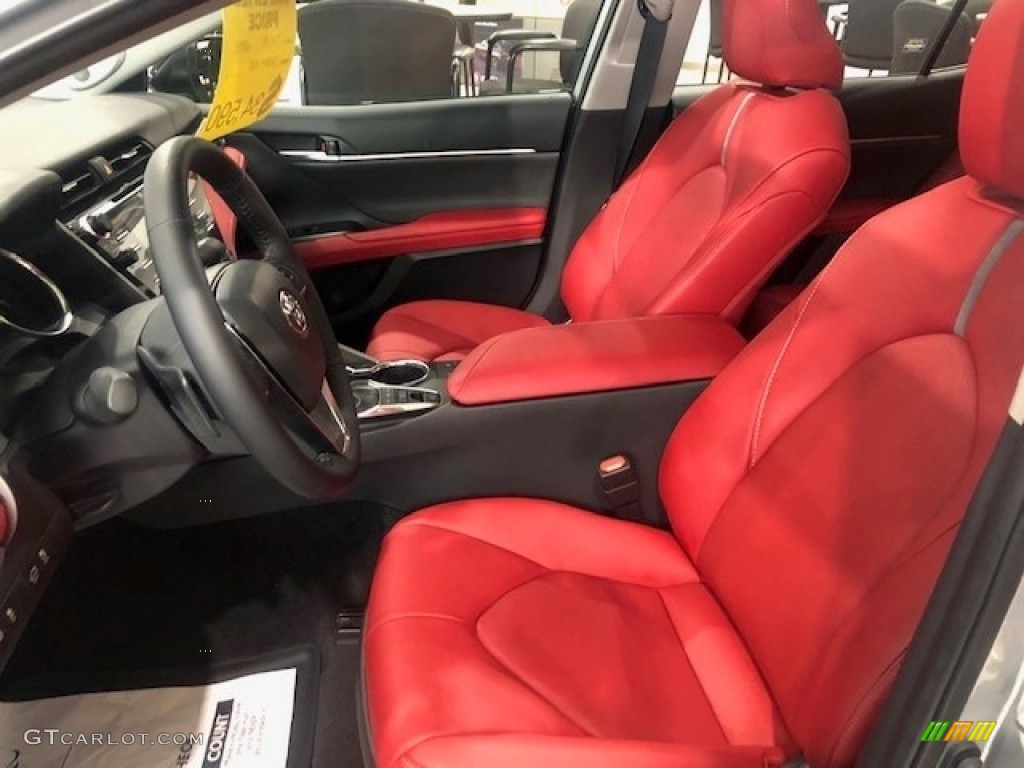 2019 Camry XSE - Celestial Silver Metallic / Red photo #5