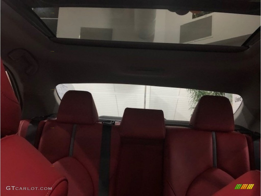 2019 Camry XSE - Celestial Silver Metallic / Red photo #6
