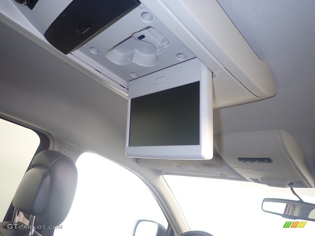 2013 Town & Country Touring - Deep Cherry Red Crystal Pearl / Black/Light Graystone photo #2
