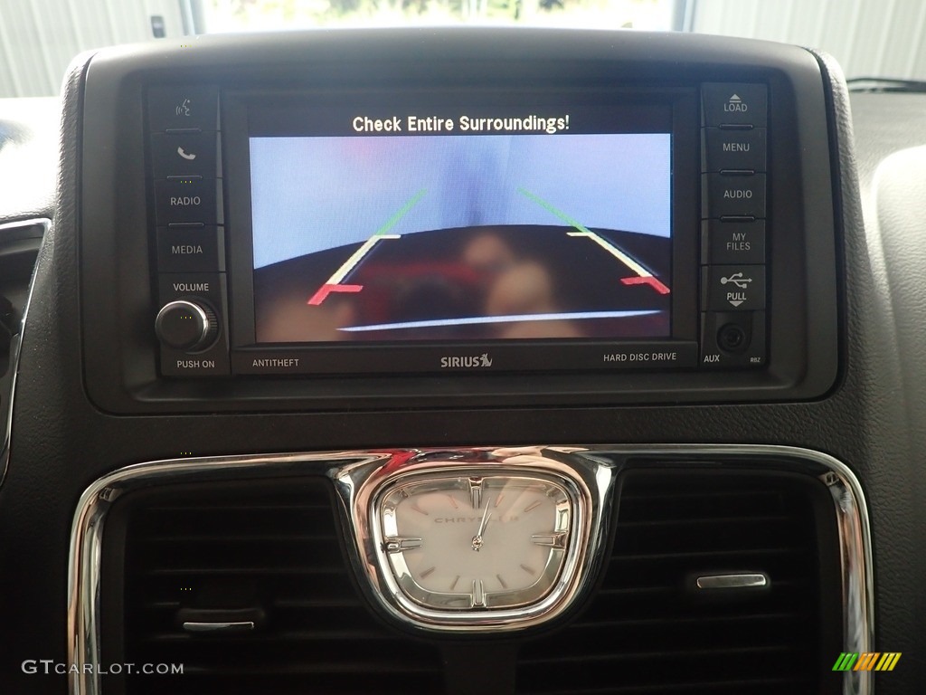 2013 Town & Country Touring - Deep Cherry Red Crystal Pearl / Black/Light Graystone photo #3