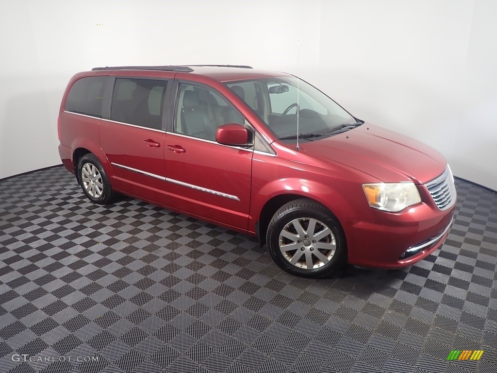 2013 Town & Country Touring - Deep Cherry Red Crystal Pearl / Black/Light Graystone photo #4