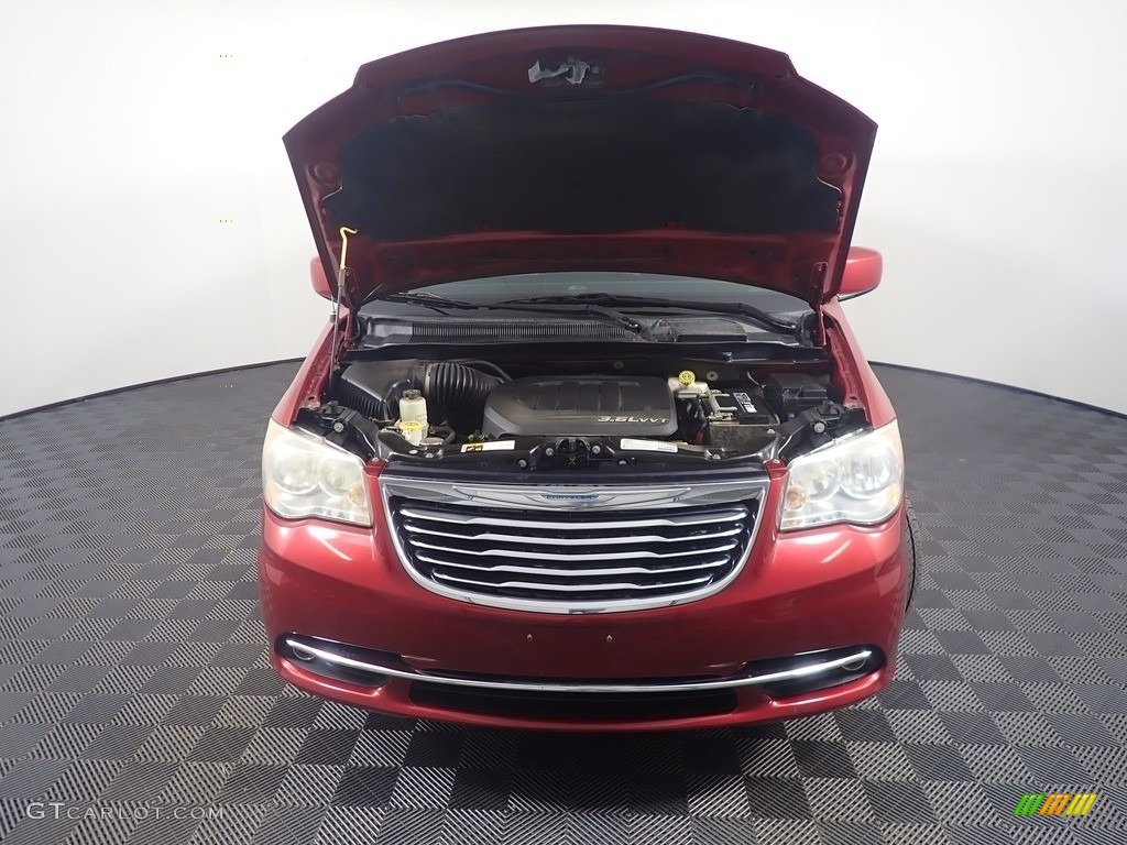 2013 Town & Country Touring - Deep Cherry Red Crystal Pearl / Black/Light Graystone photo #7