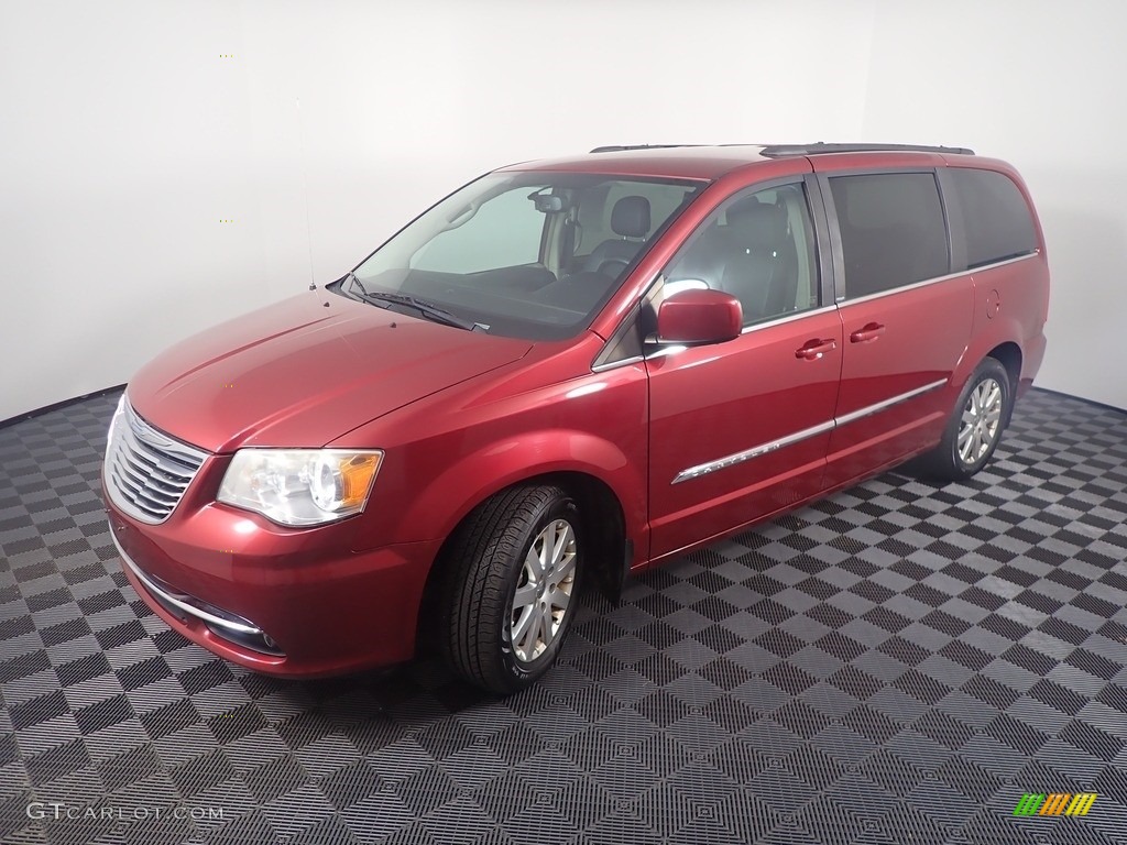 2013 Town & Country Touring - Deep Cherry Red Crystal Pearl / Black/Light Graystone photo #9